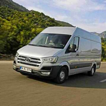 12-Passenger Hyundai H350 2017